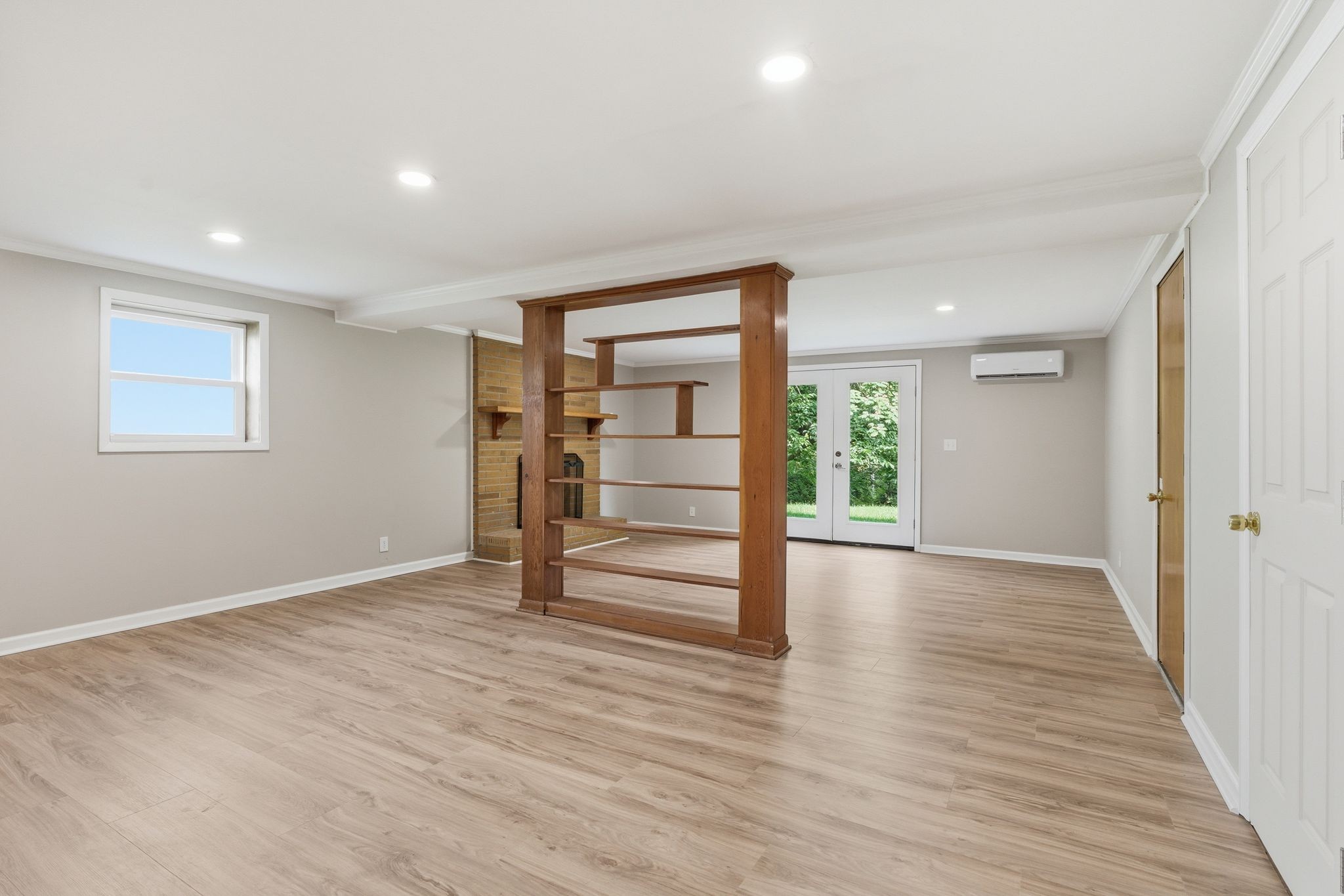 425 Glenpark Dr