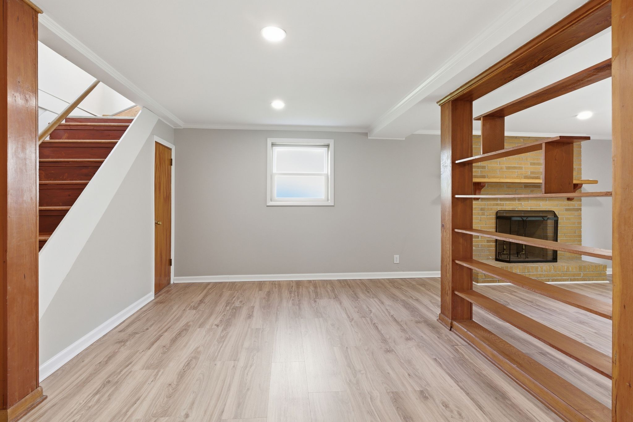 425 Glenpark Dr