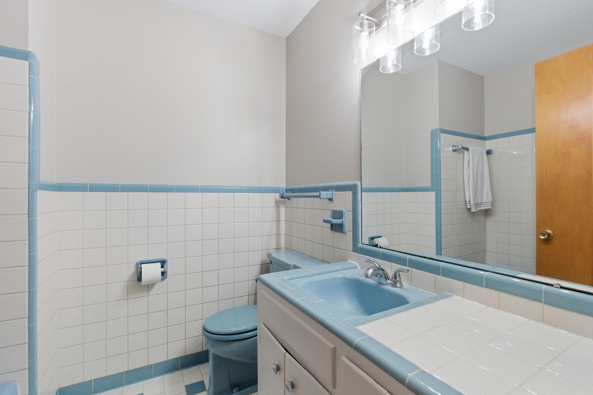 425 Glenpark Dr