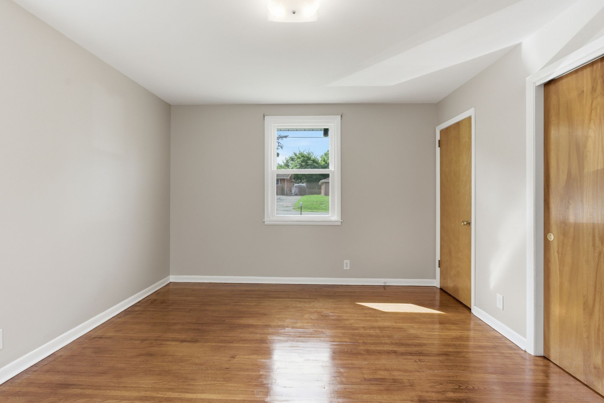 425 Glenpark Dr