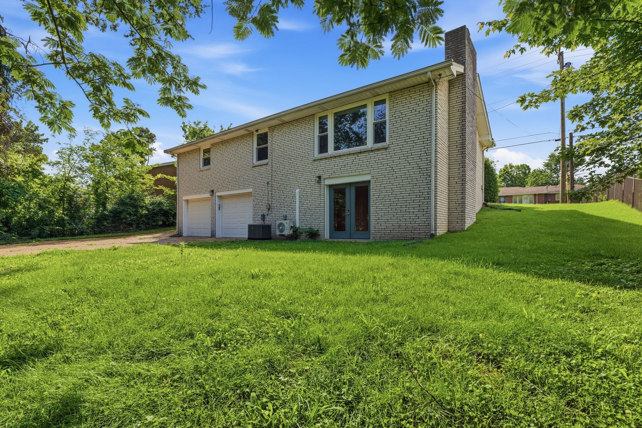 425 Glenpark Dr
