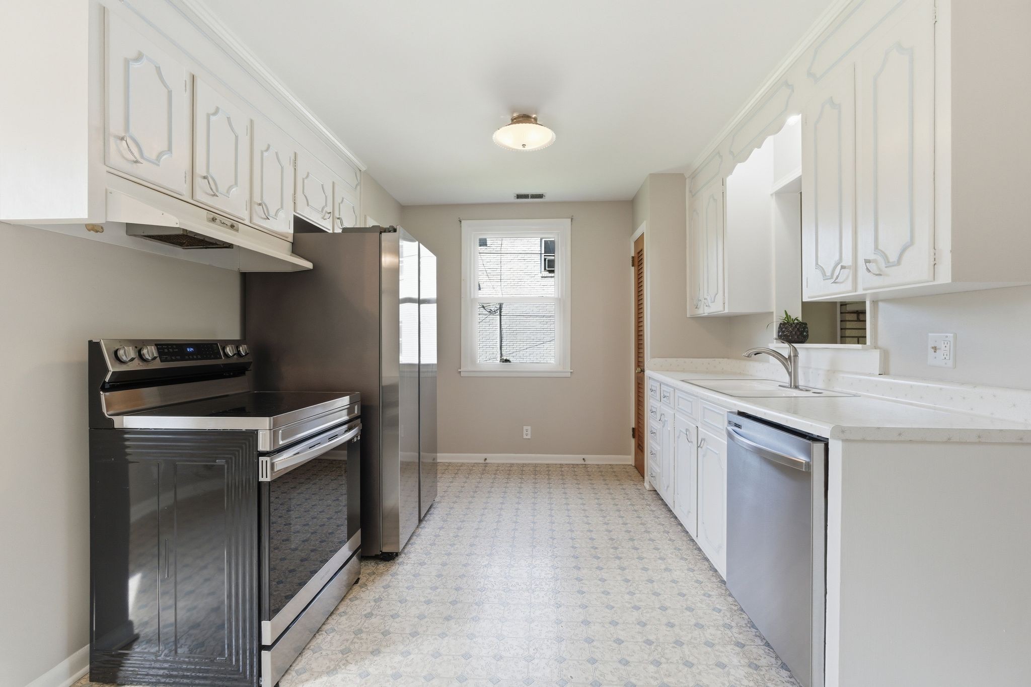 425 Glenpark Dr