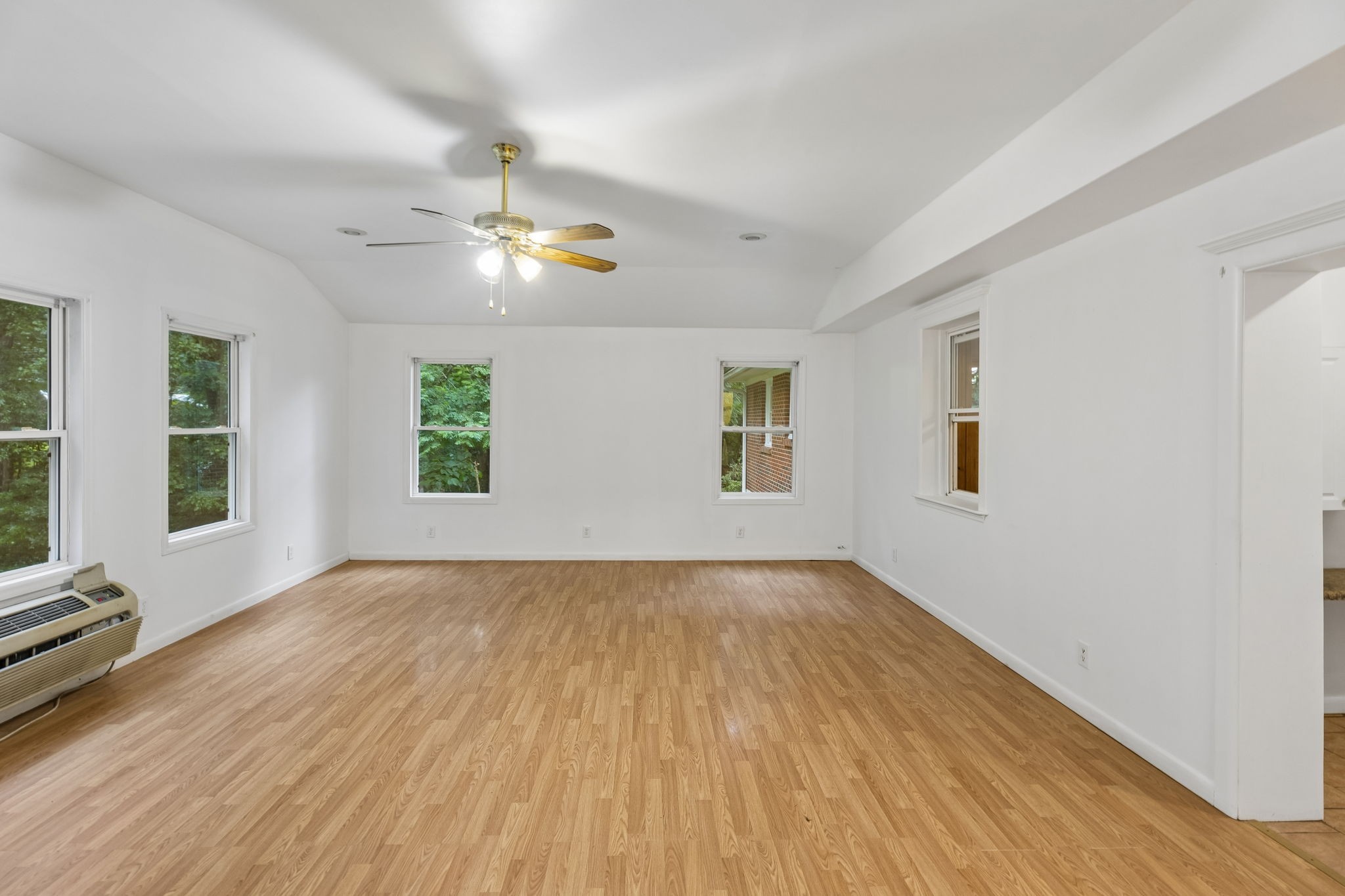 5849 Bending Chestnut Rd