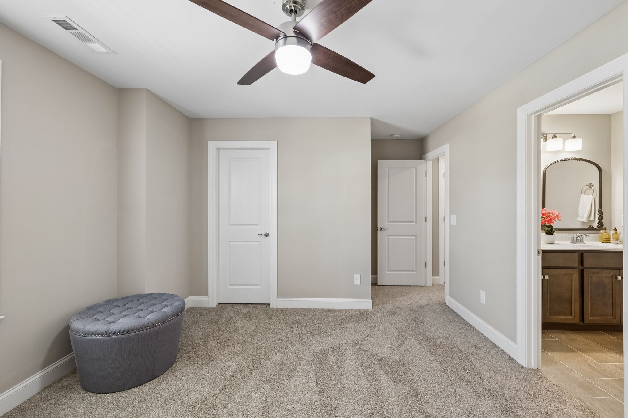 5011 High Park Hill Dr