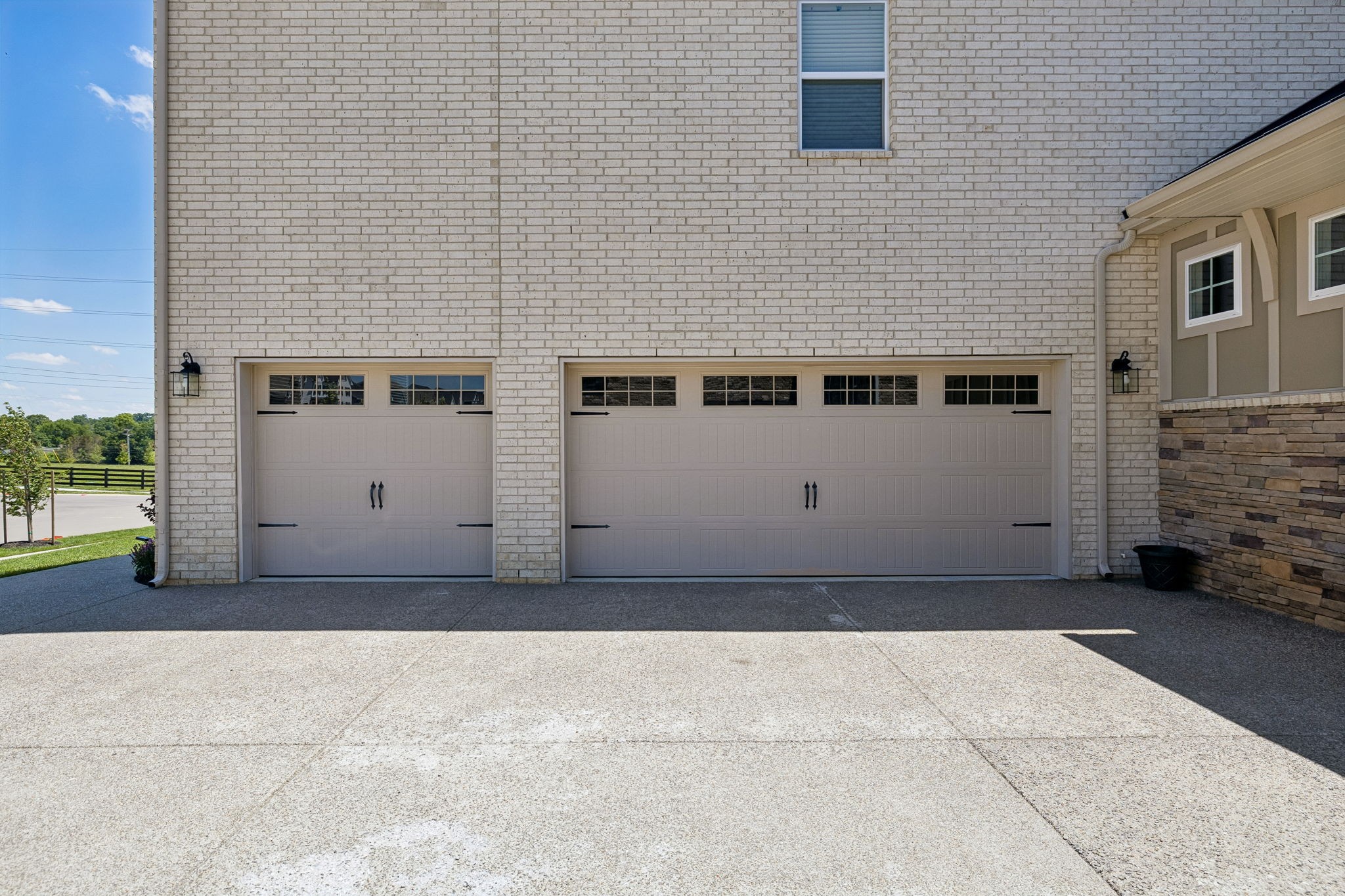 5011 High Park Hill Dr