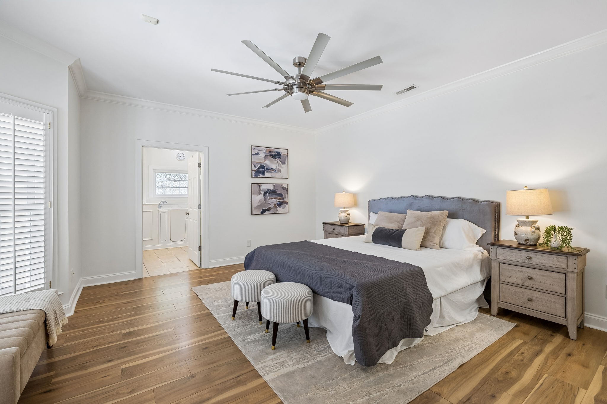107 Tulip Ln