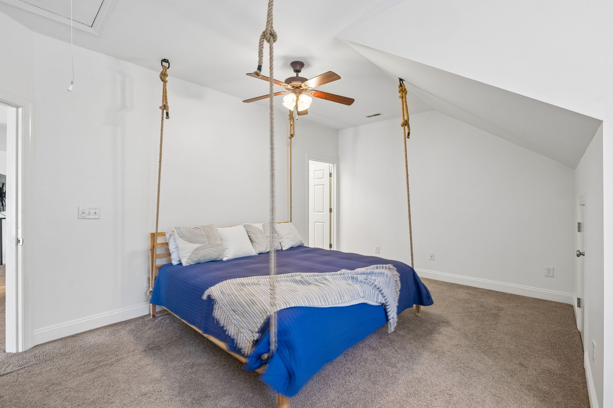 107 Tulip Ln