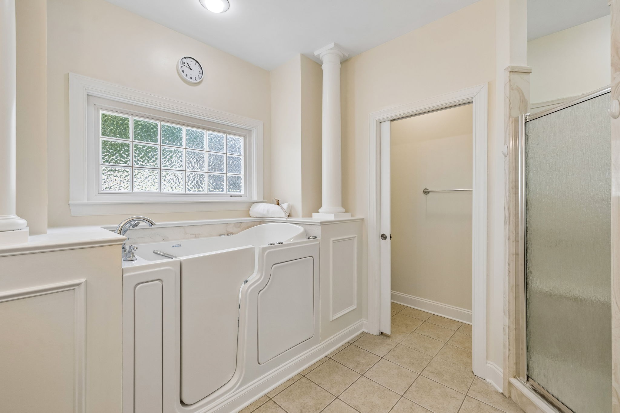 107 Tulip Ln