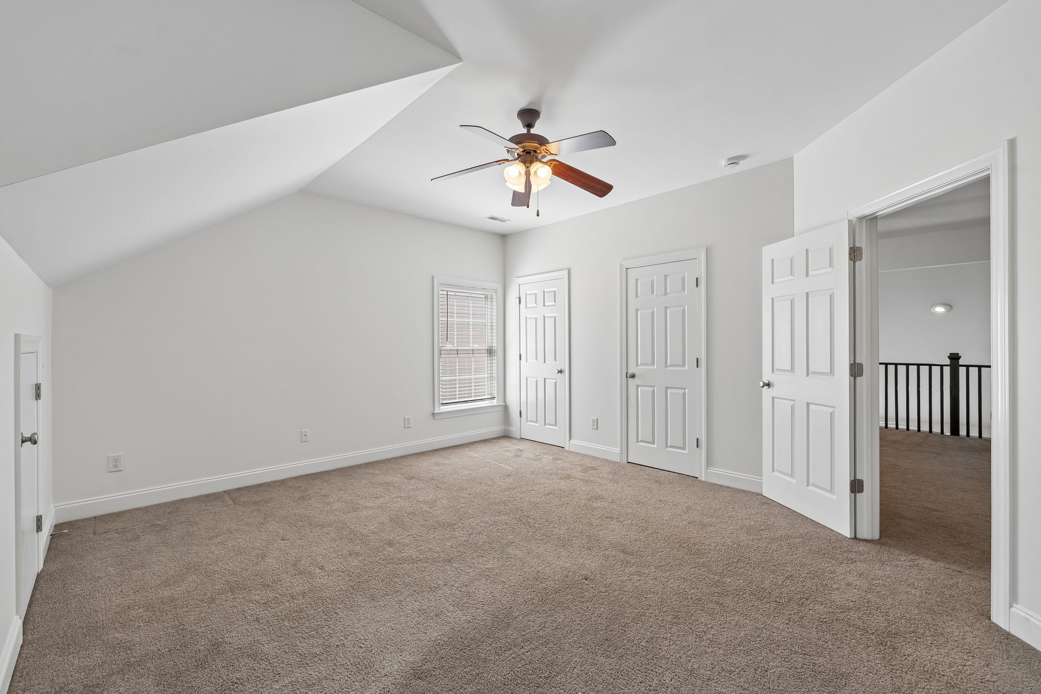 107 Tulip Ln