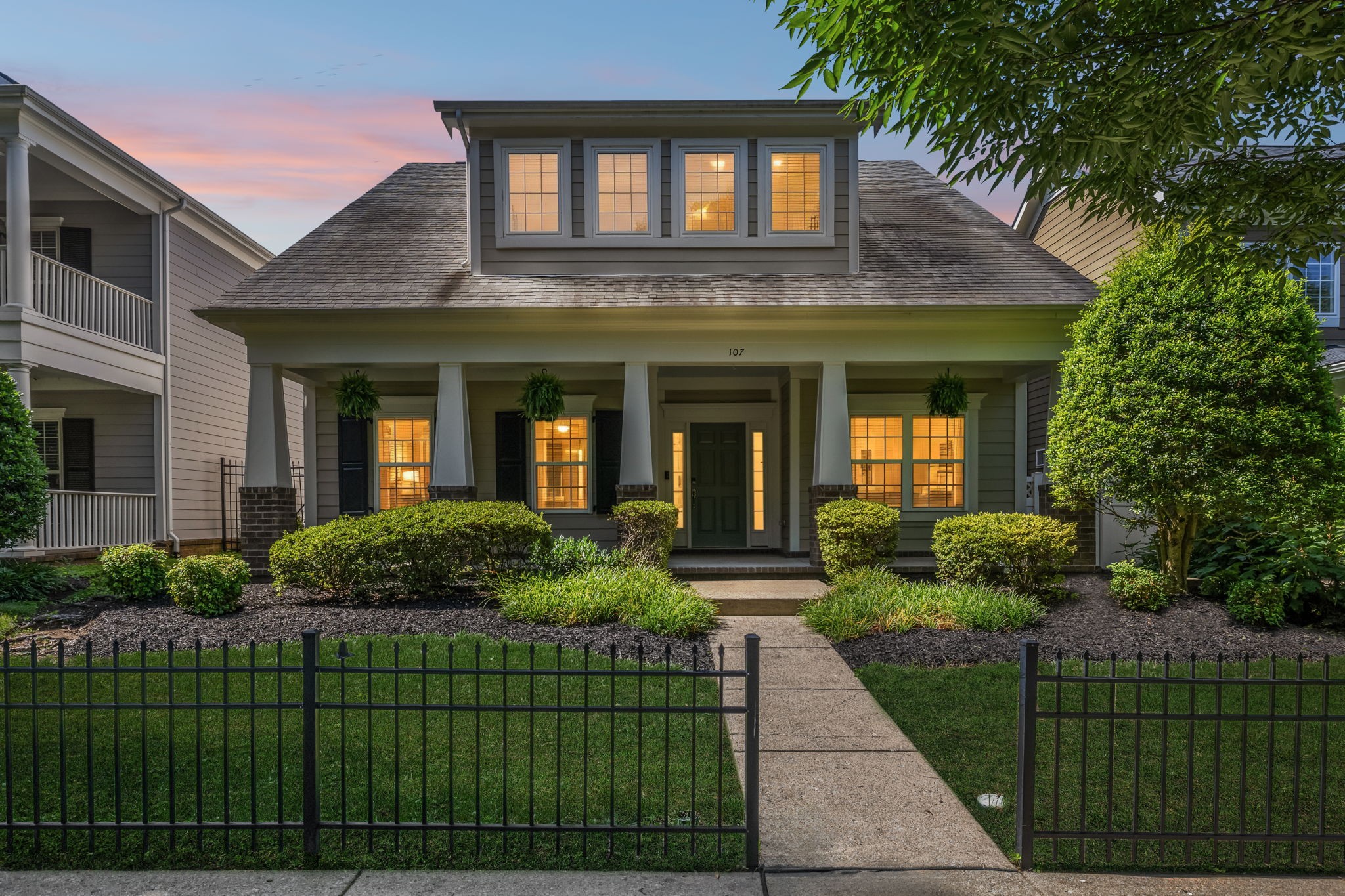 107 Tulip Ln