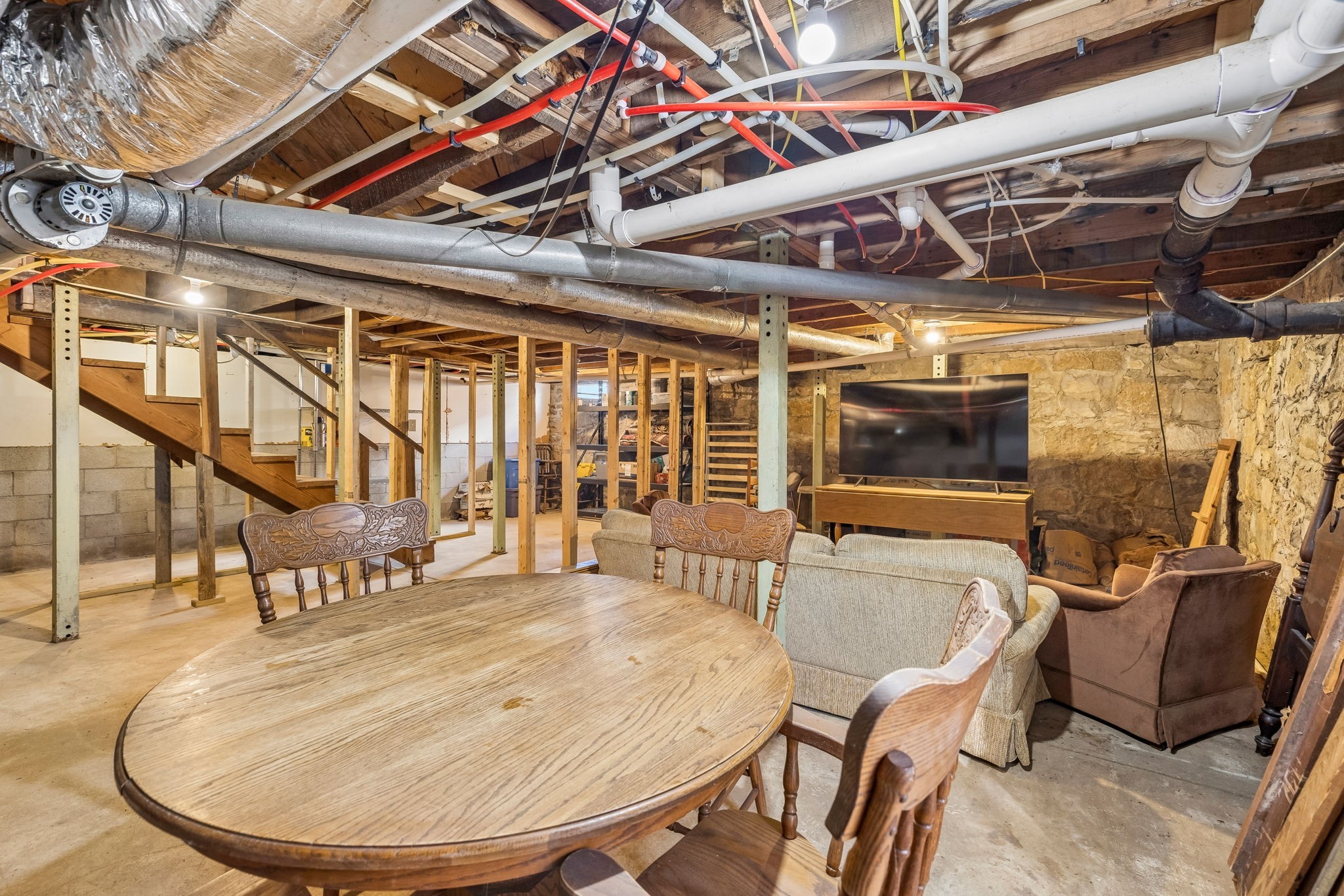 106 Carolyn Ave