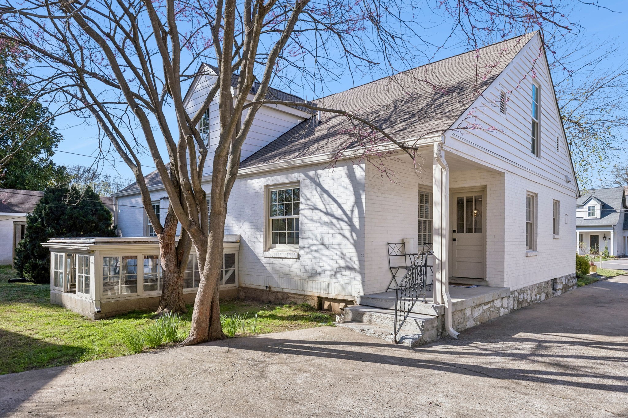 106 Carolyn Ave