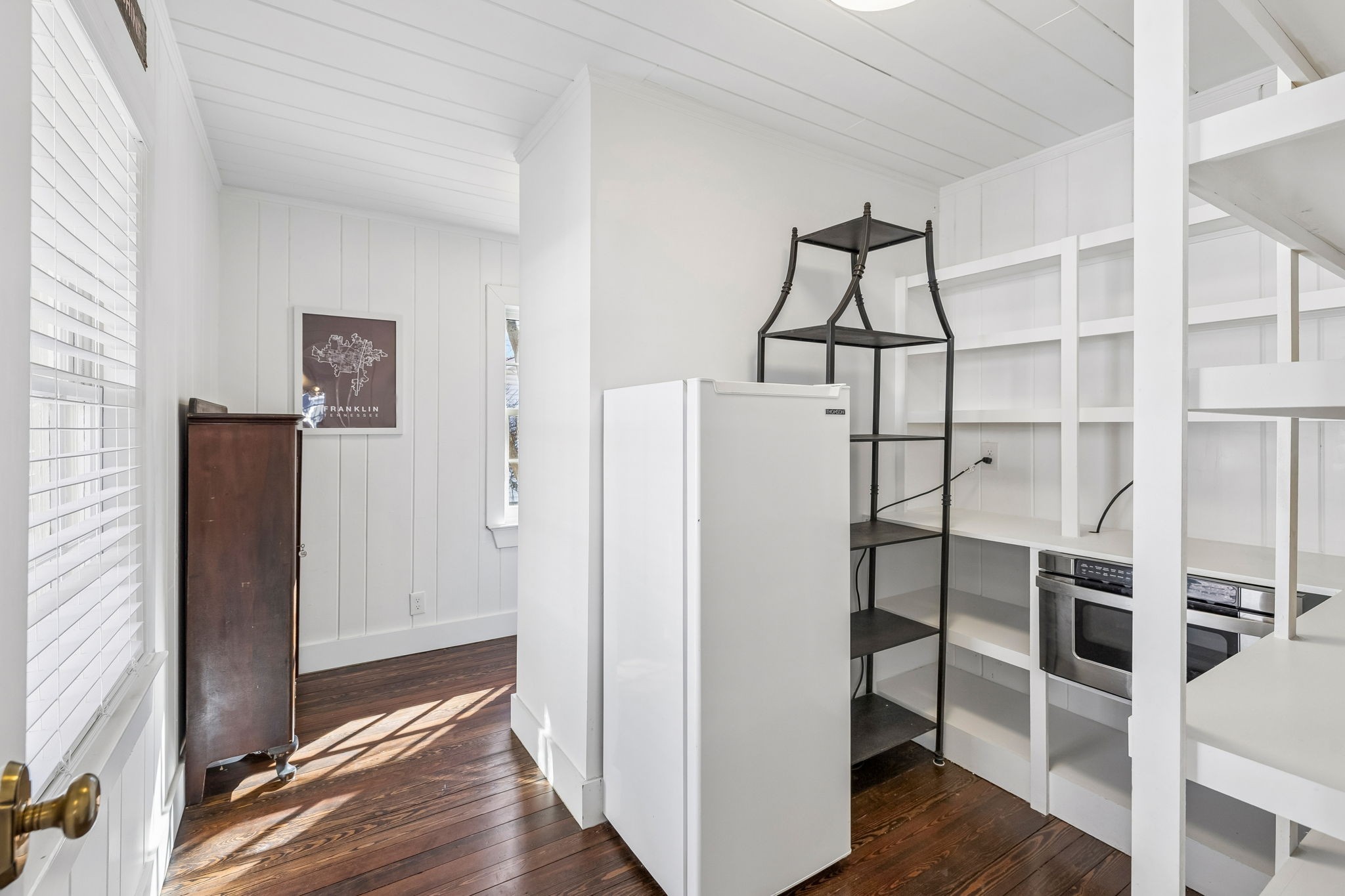 106 Carolyn Ave