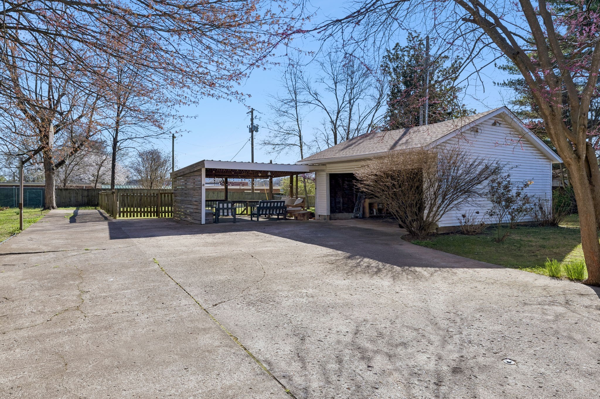 106 Carolyn Ave
