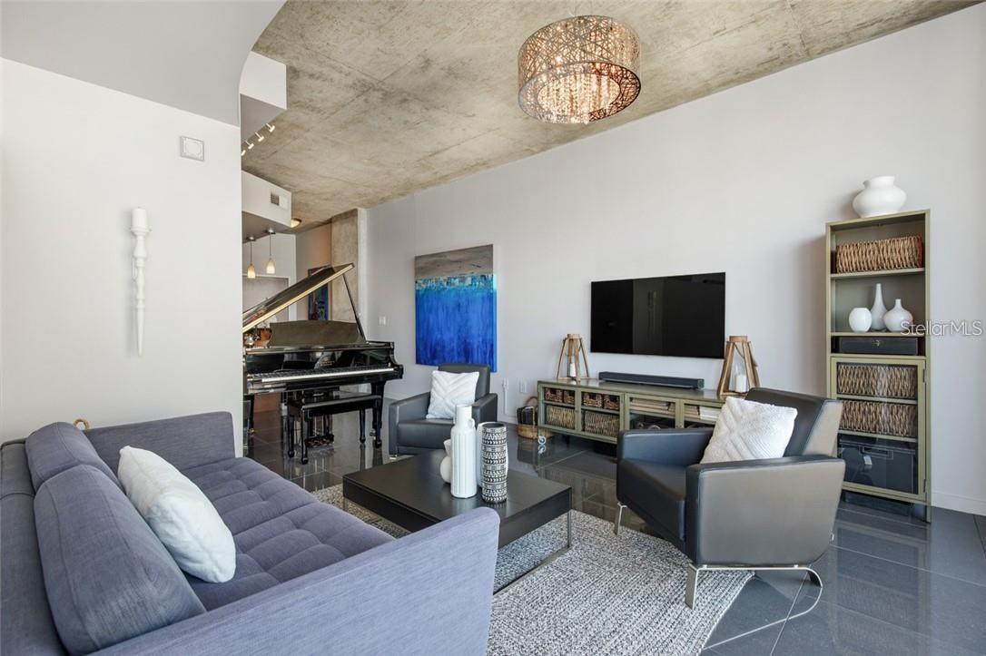 155 S COURT AVE #1610