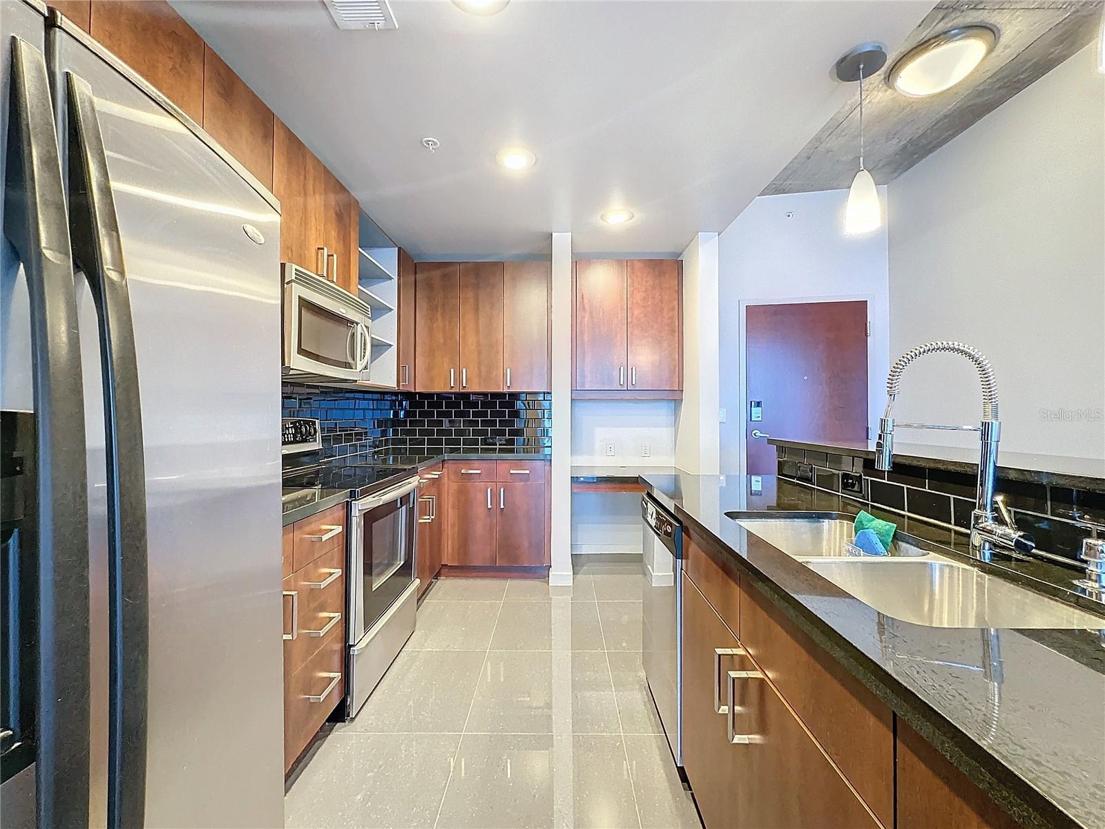 155 S COURT AVE #1610