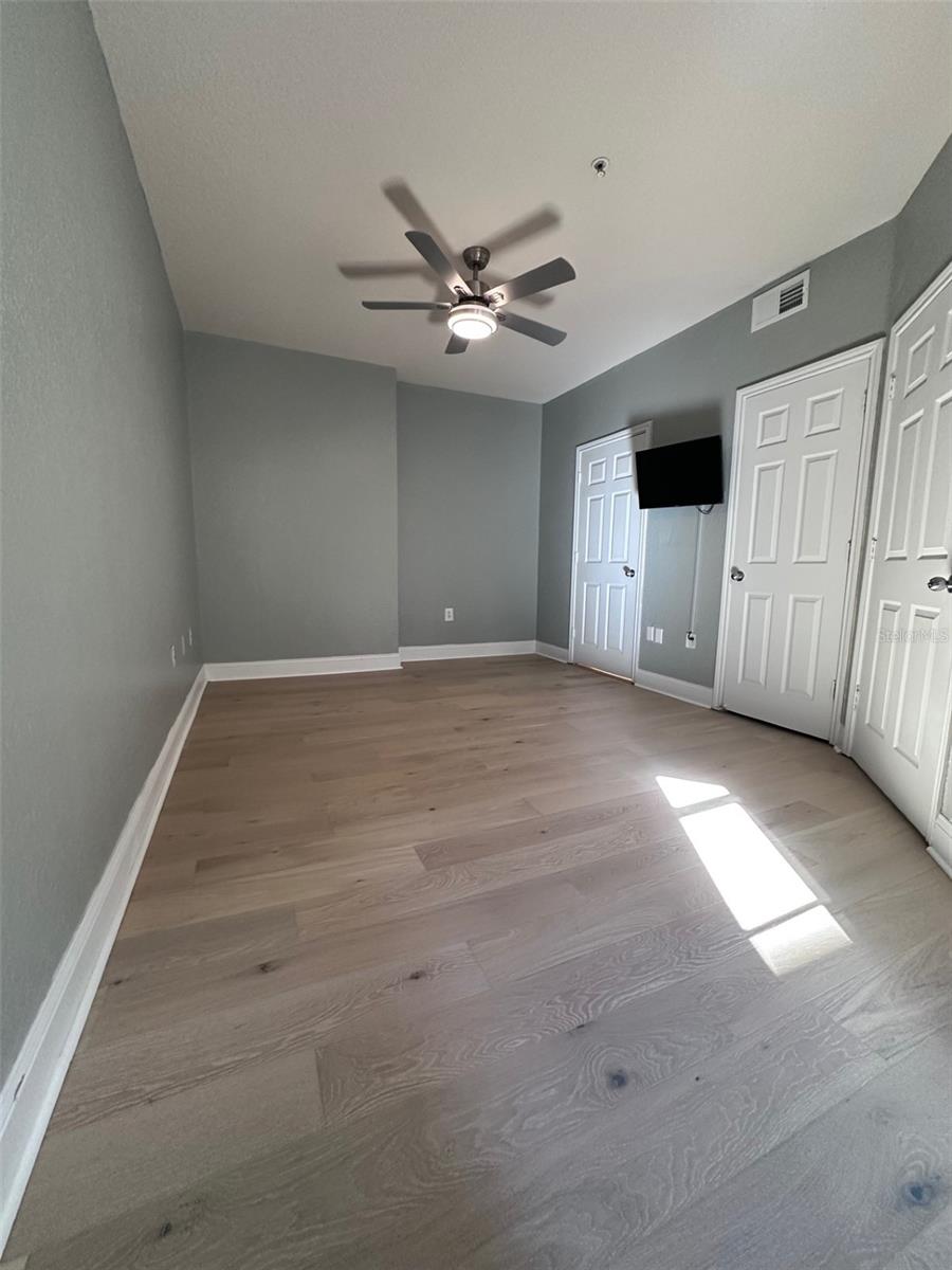 911 N ORANGE AVE #211