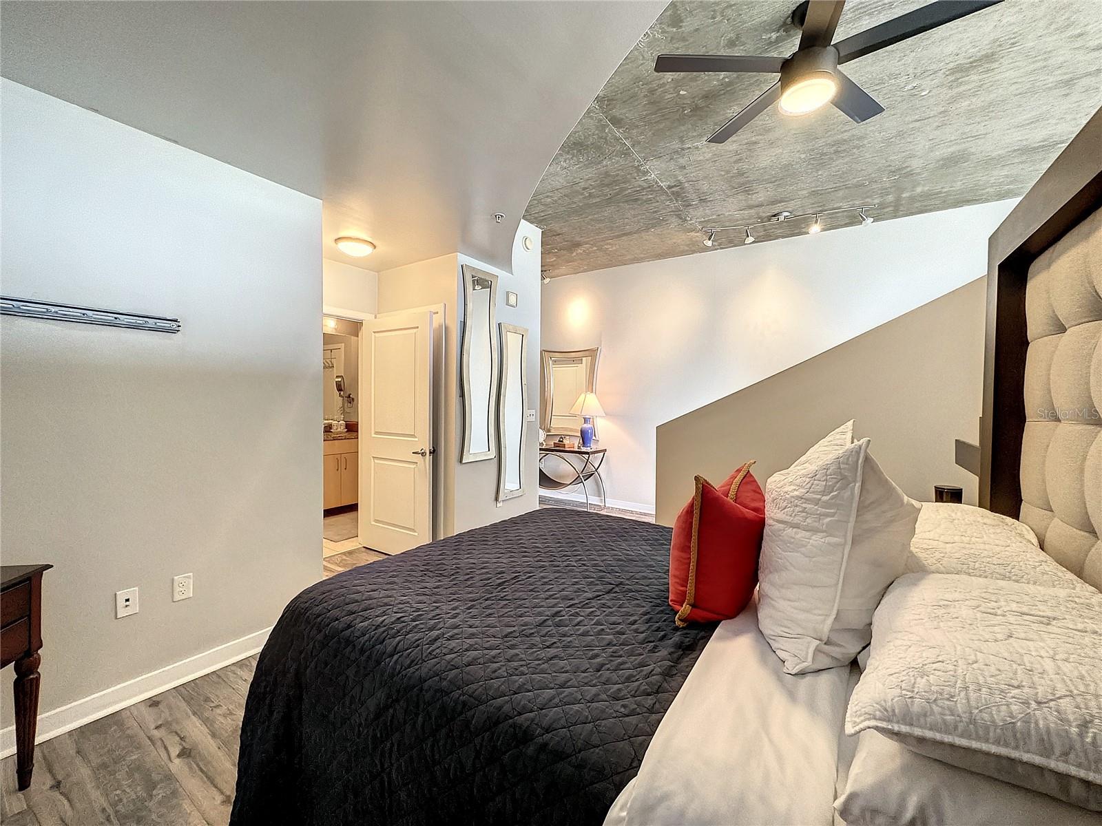 155 S COURT AVE #2708
