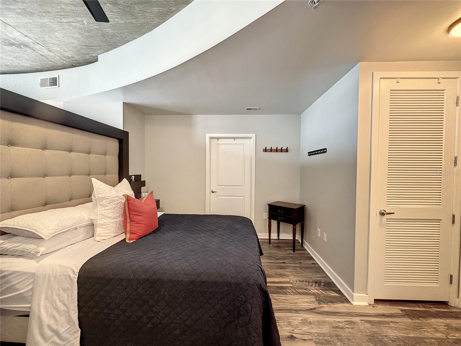 155 S COURT AVE #2708