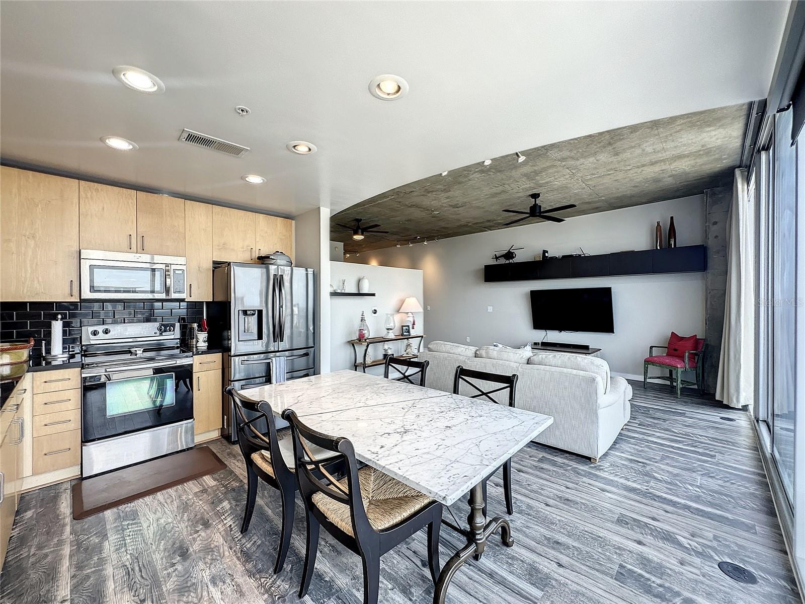 155 S COURT AVE #2708