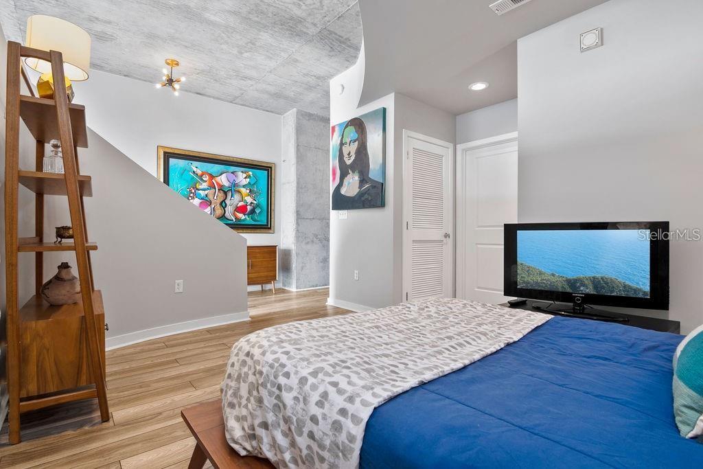 155 S COURT AVE #2406