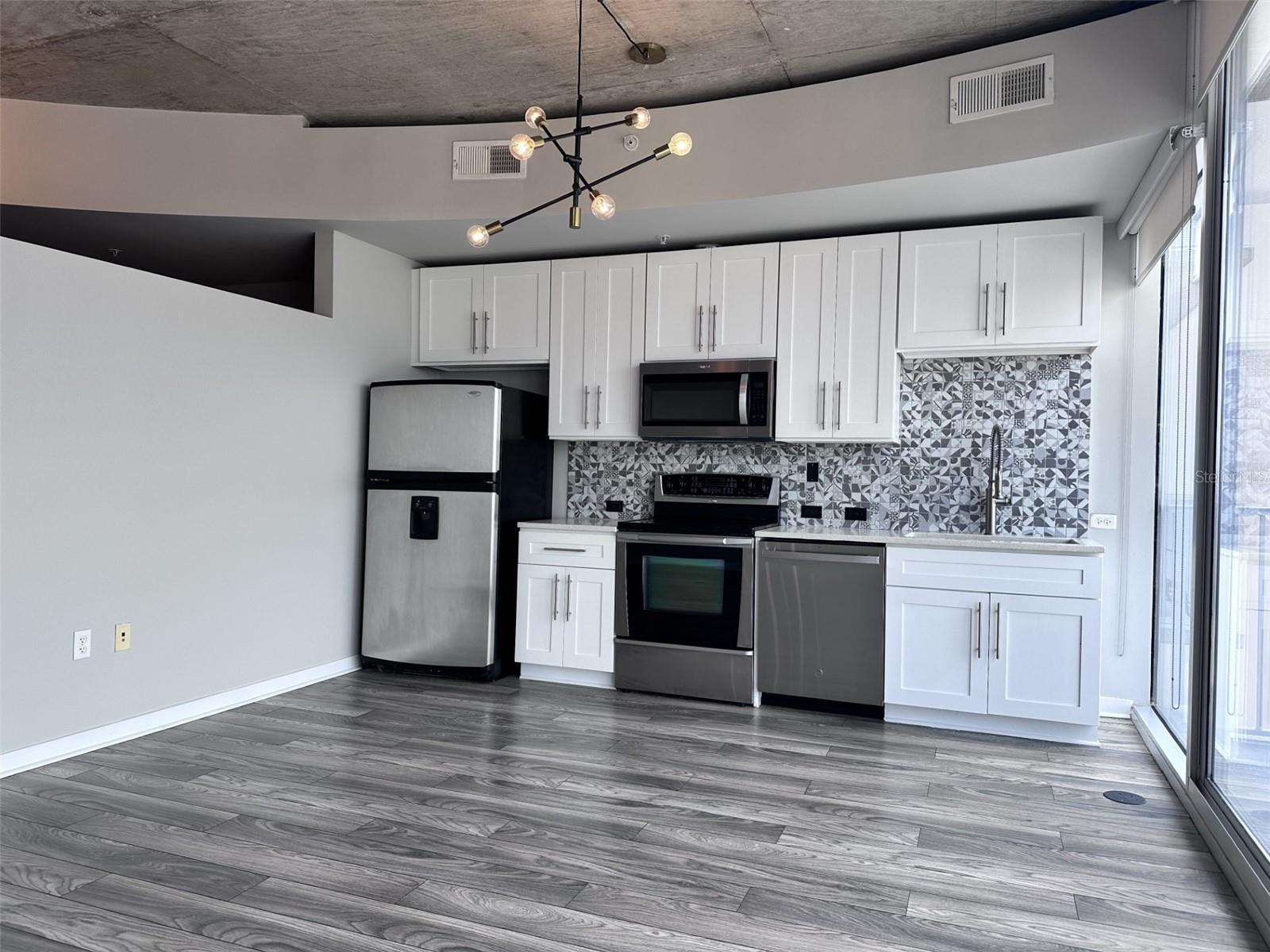 155 S COURT AVE #2406