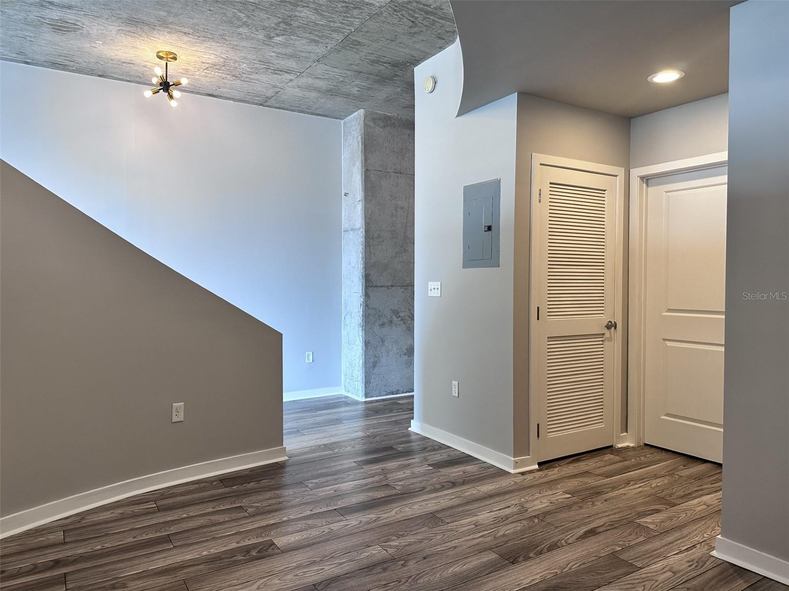 155 S COURT AVE #2406