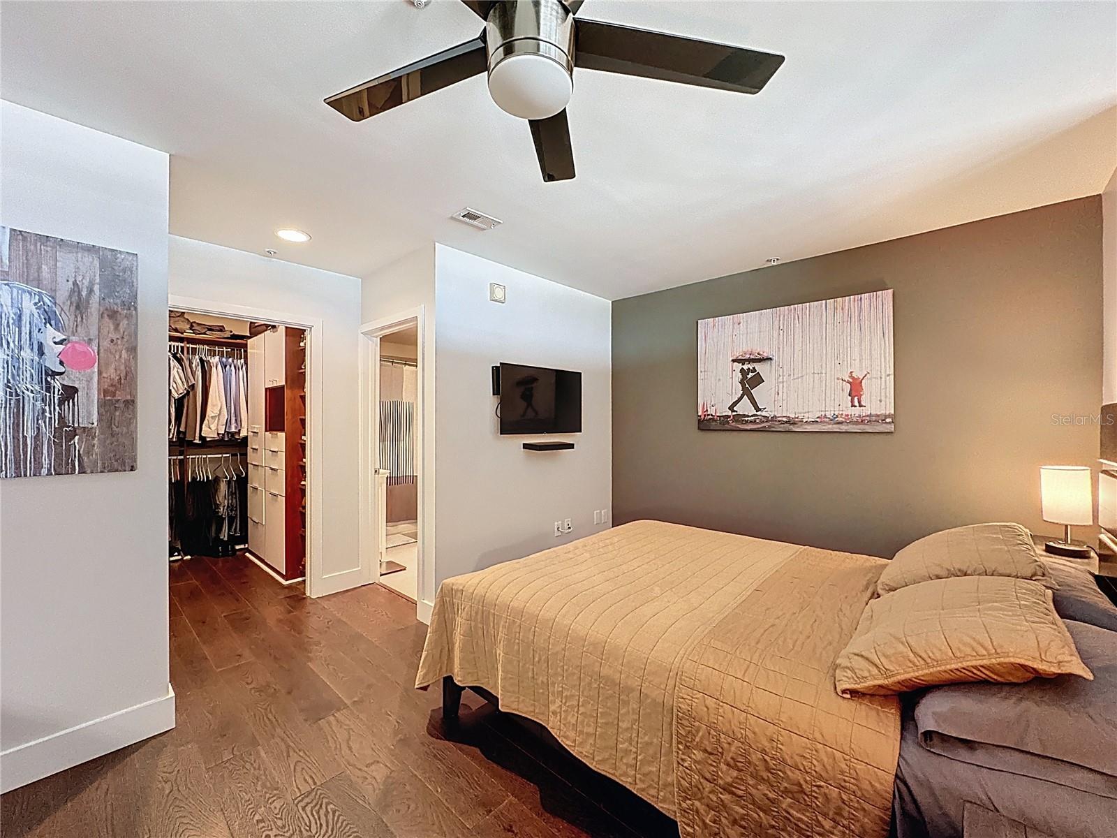 155 S COURT AVE #2806