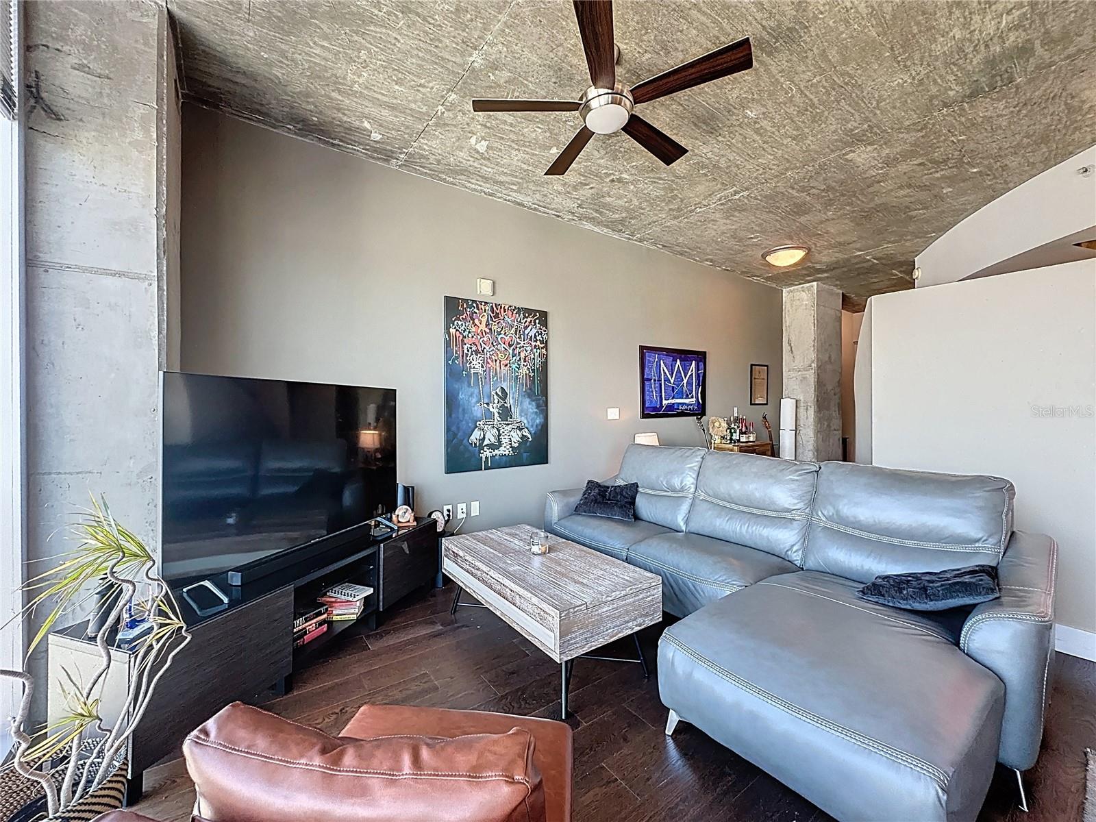 155 S COURT AVE #2806
