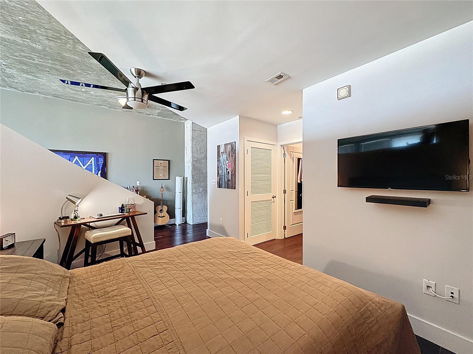 155 S COURT AVE #2806