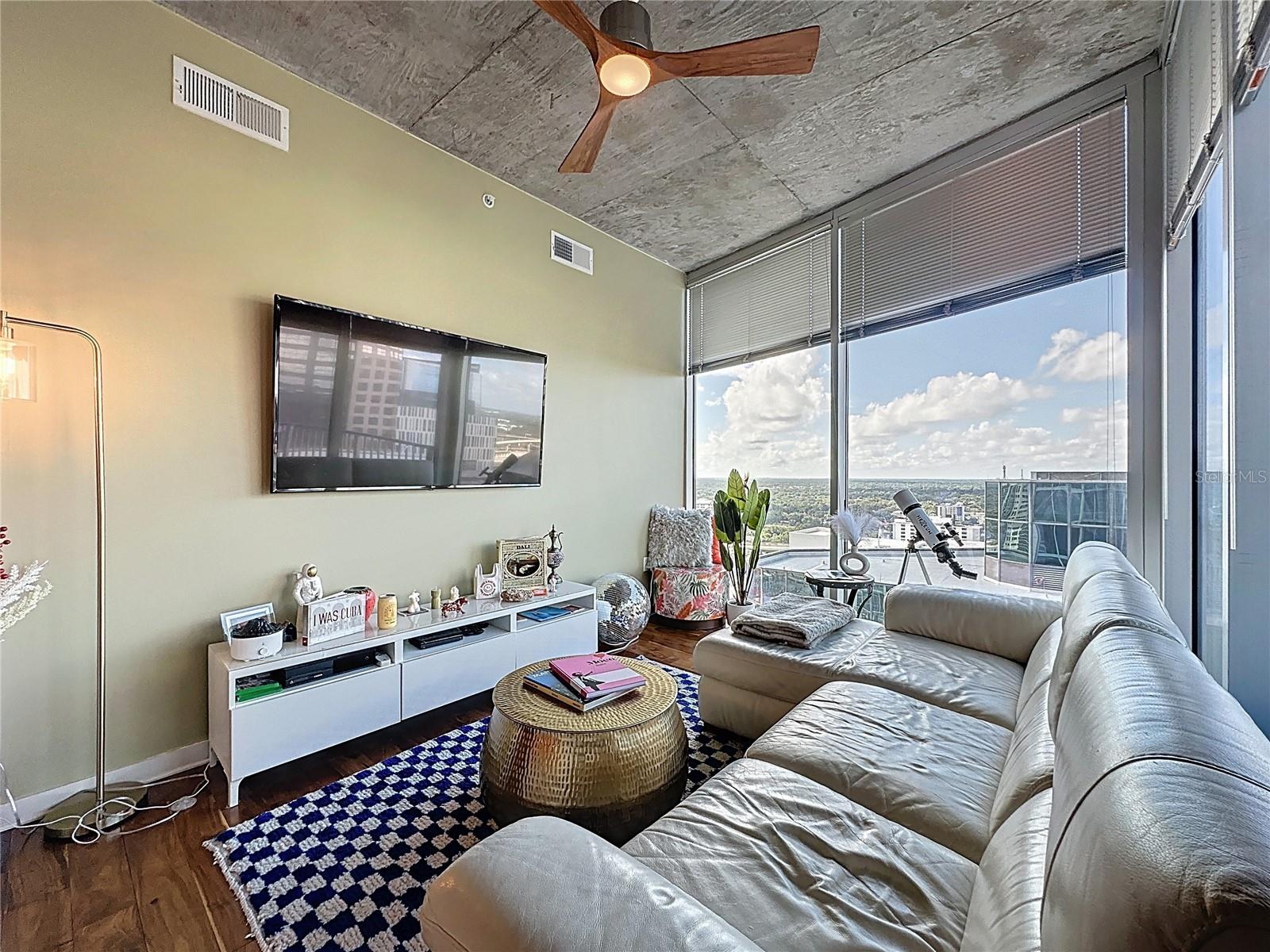 155 S COURT AVE #1902