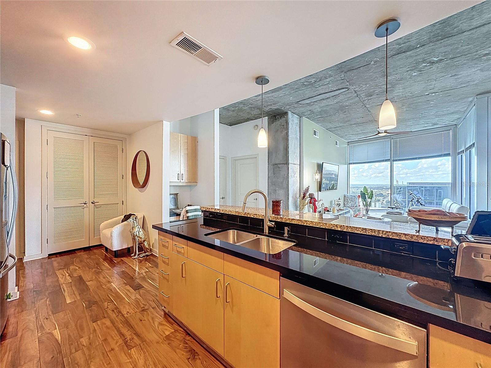 155 S COURT AVE #1902