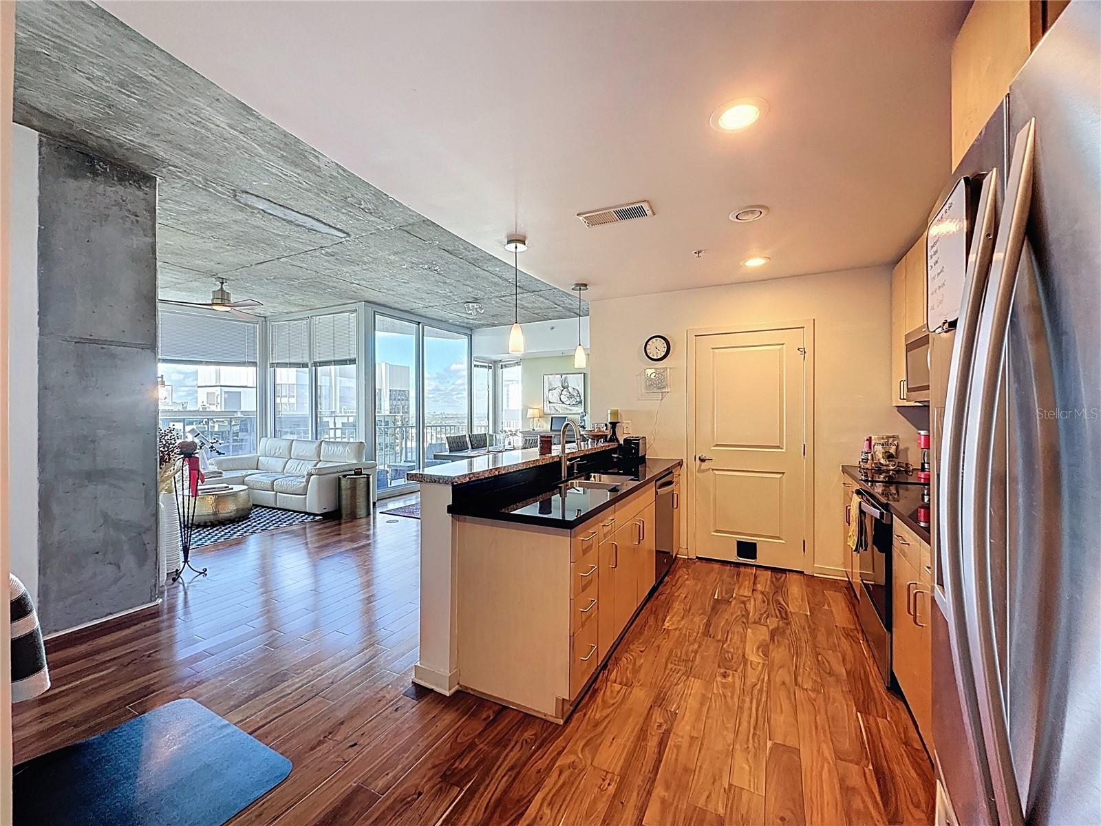 155 S COURT AVE #1902