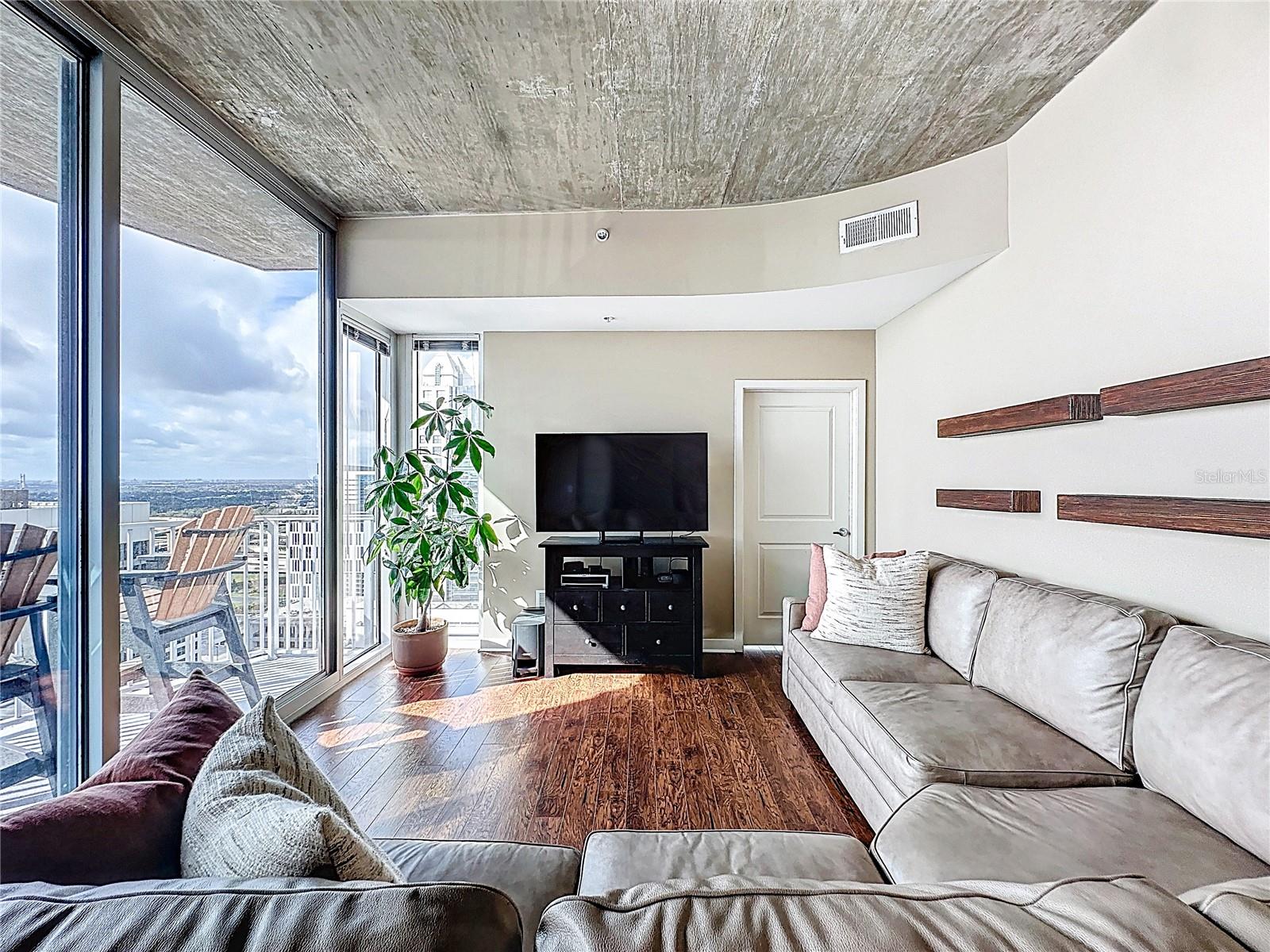 155 S COURT AVE #2502