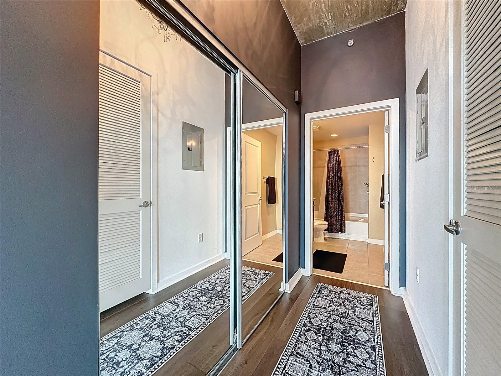 155 S COURT AVE #1013