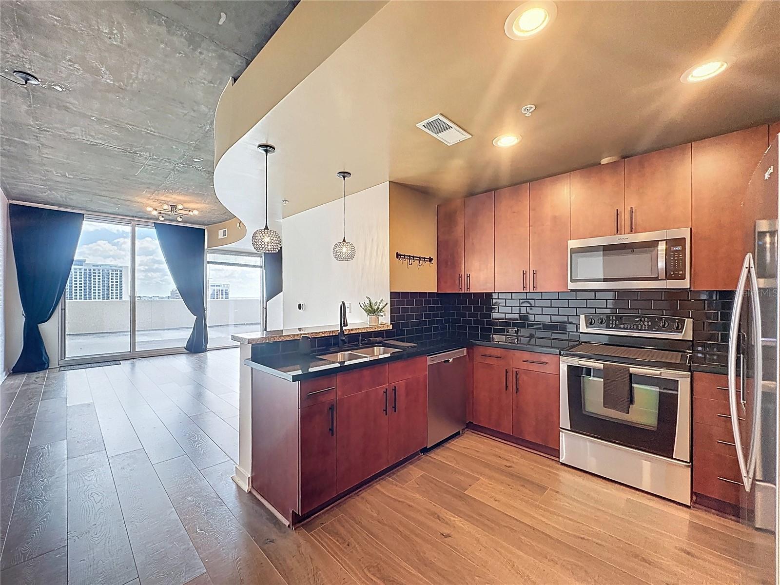 155 S COURT AVE #1013