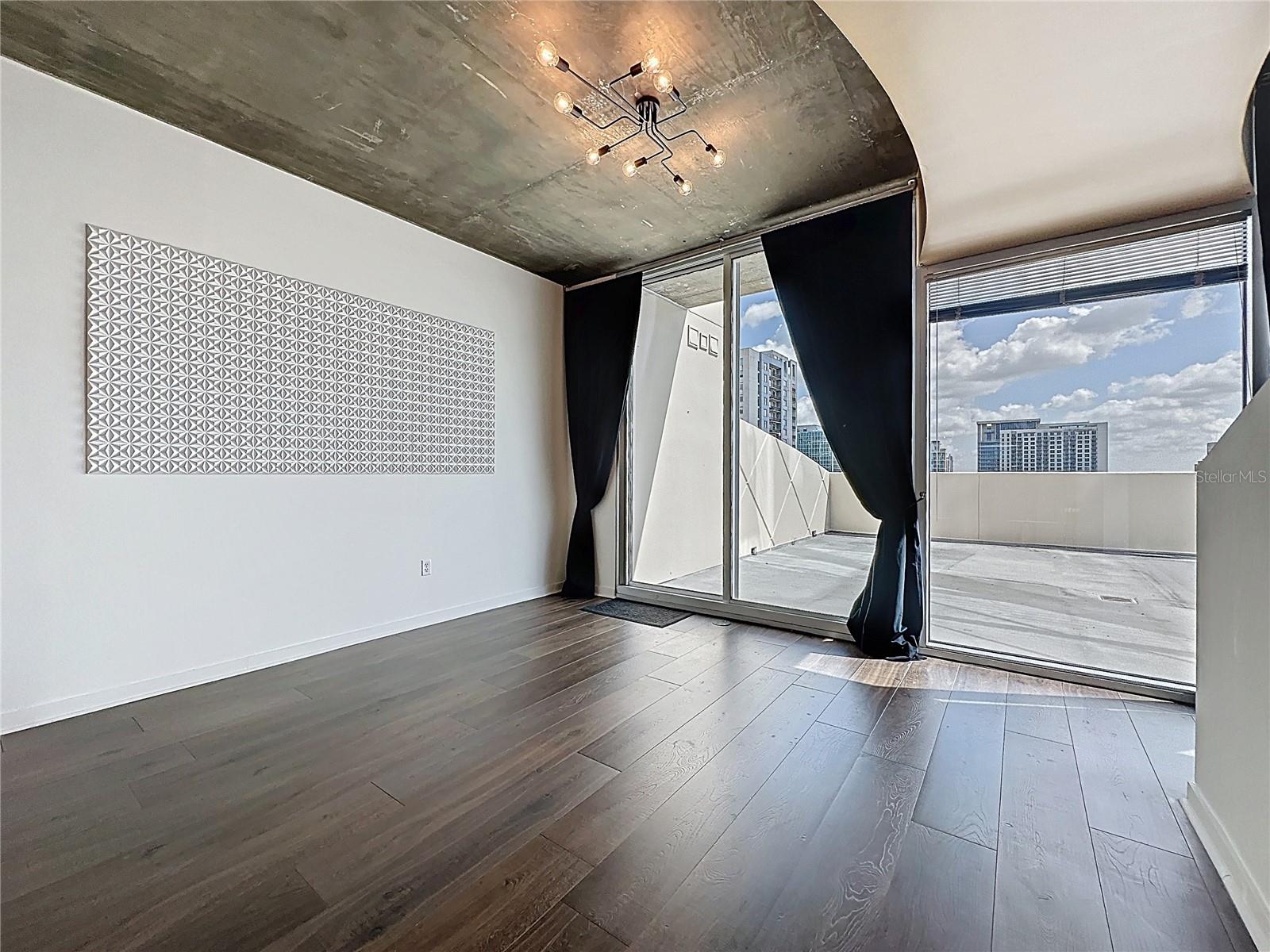 155 S COURT AVE #1013