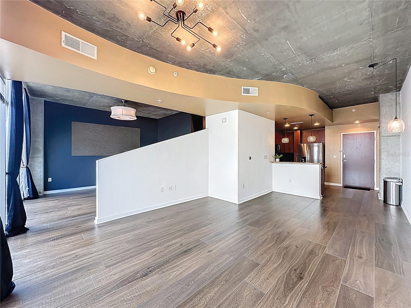 155 S COURT AVE #1013