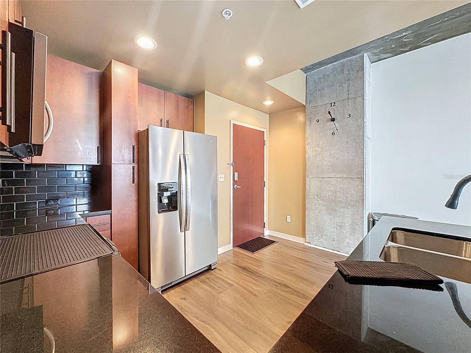 155 S COURT AVE #1013