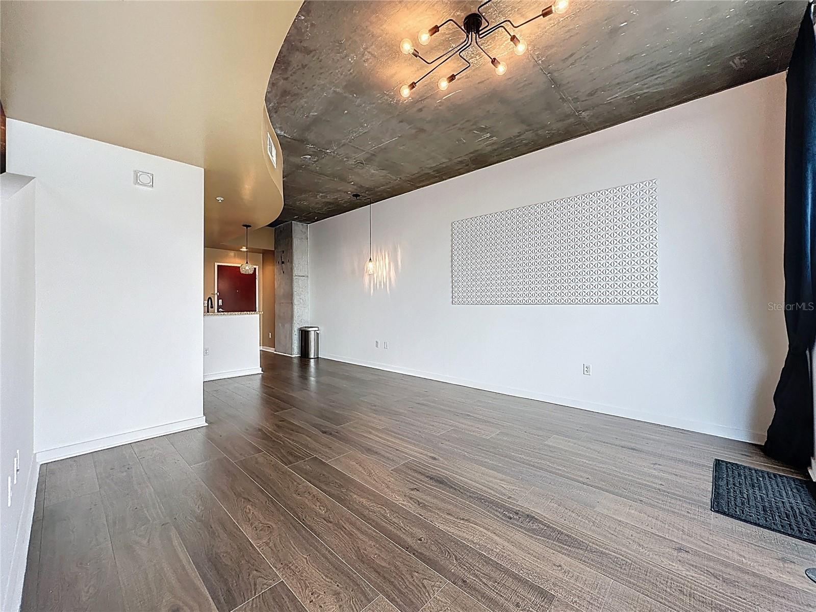 155 S COURT AVE #1013