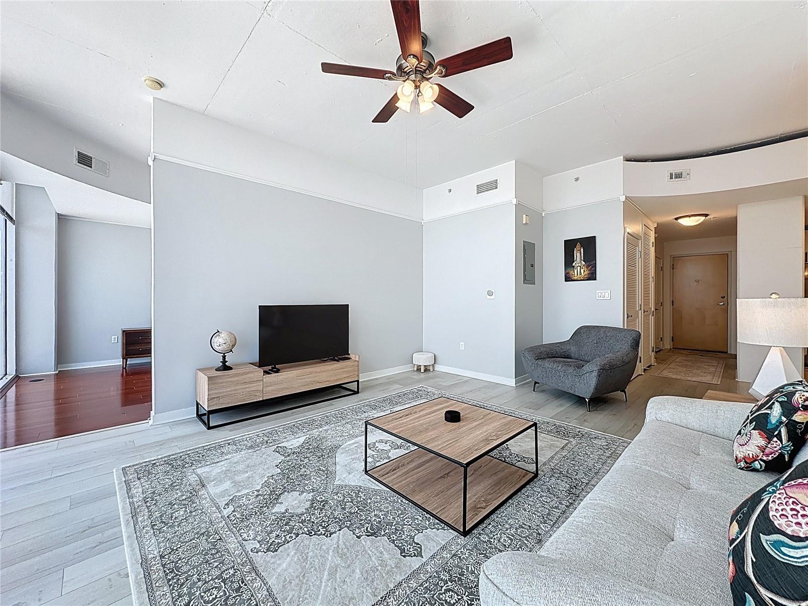 155 S COURT AVE #1911