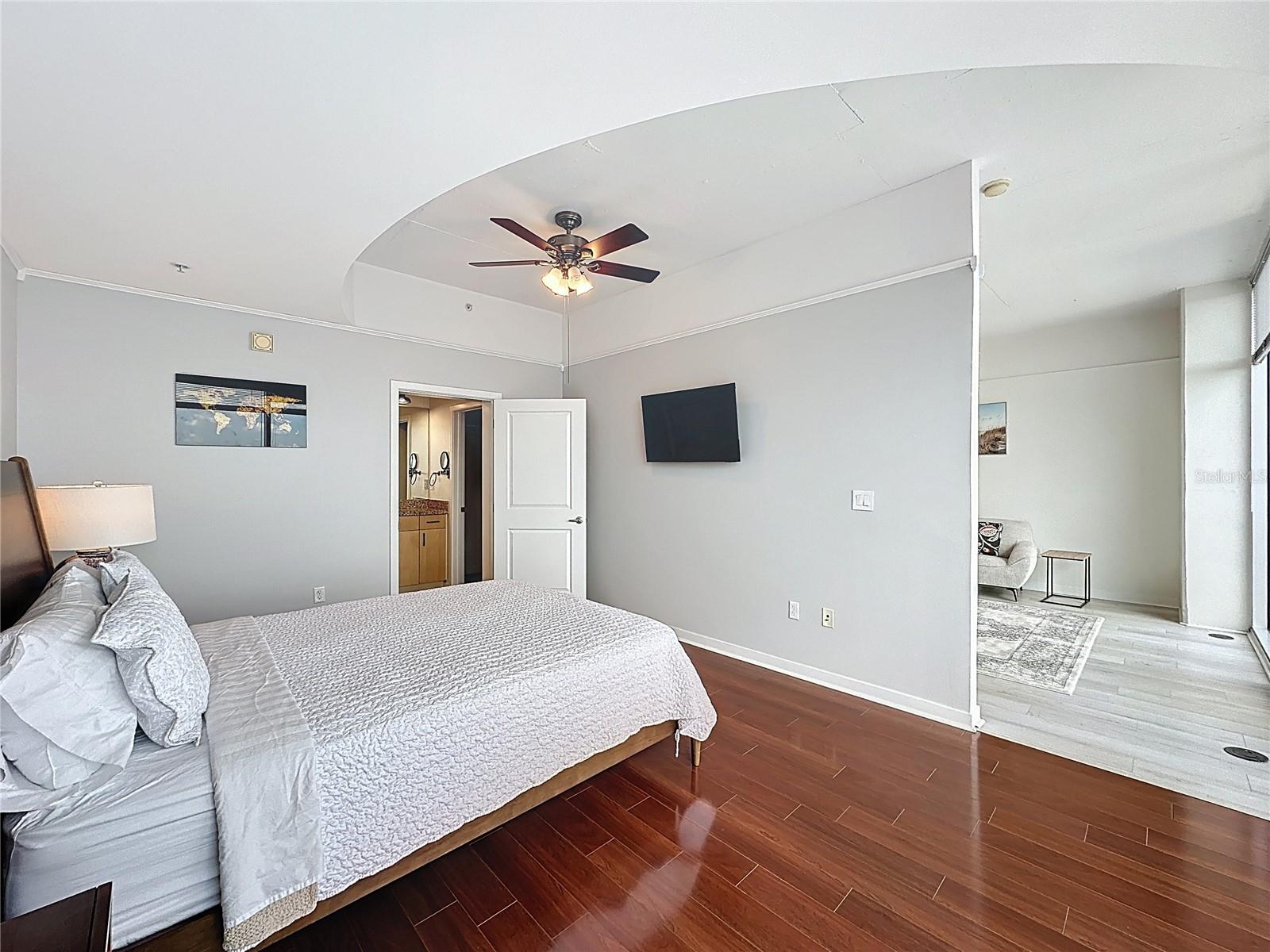 155 S COURT AVE #1911