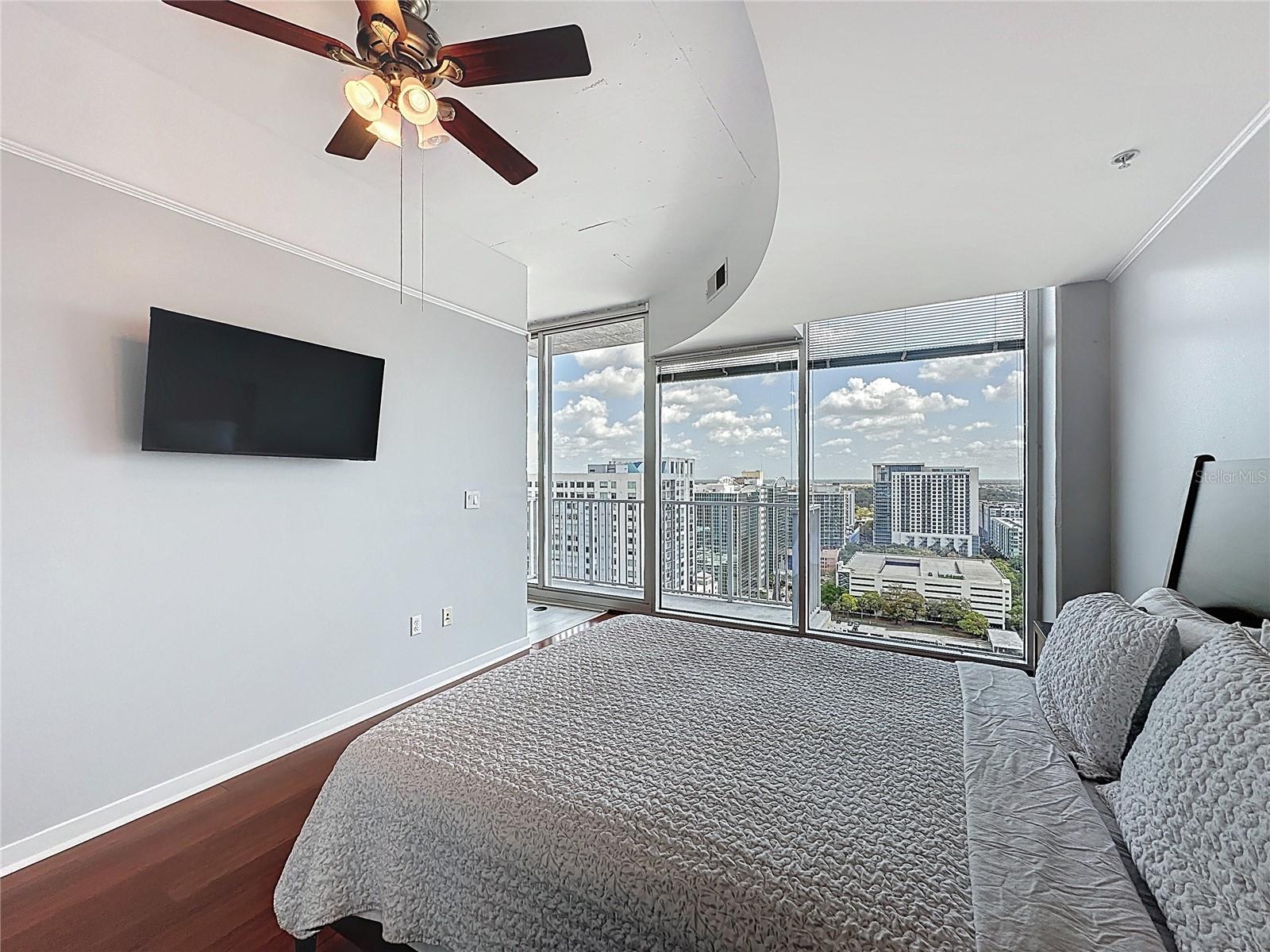 155 S COURT AVE #1911