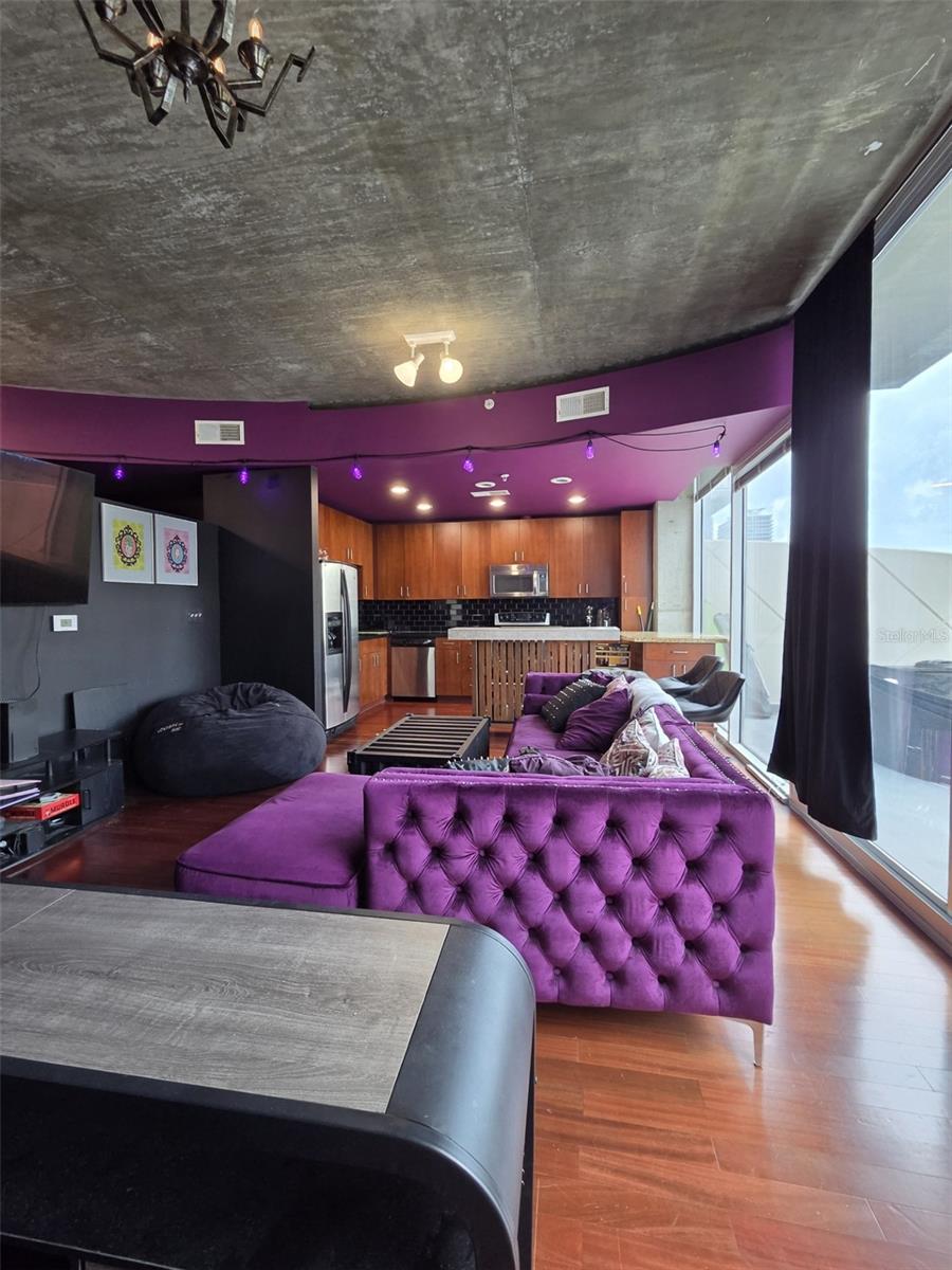 155 S COURT AVE #1009