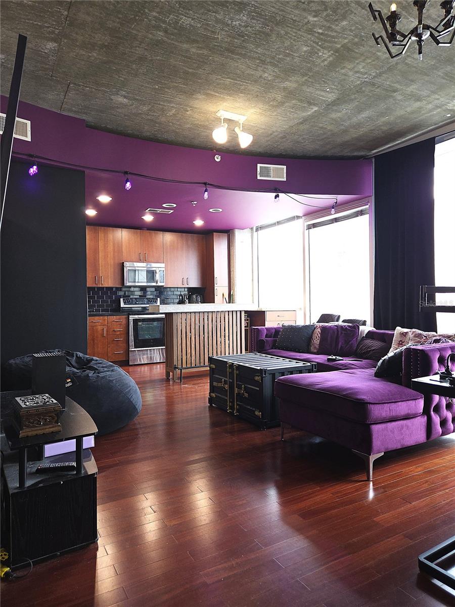 155 S COURT AVE #1009