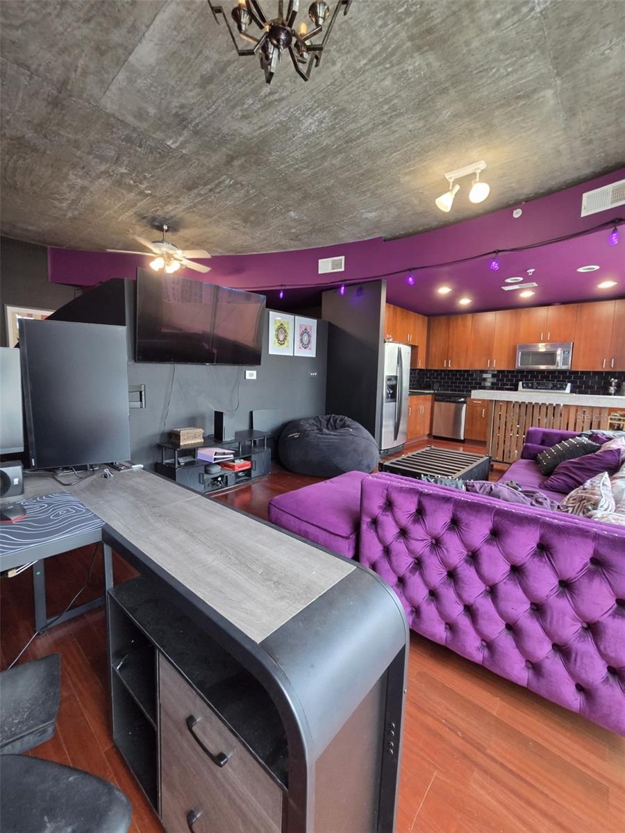 155 S COURT AVE #1009