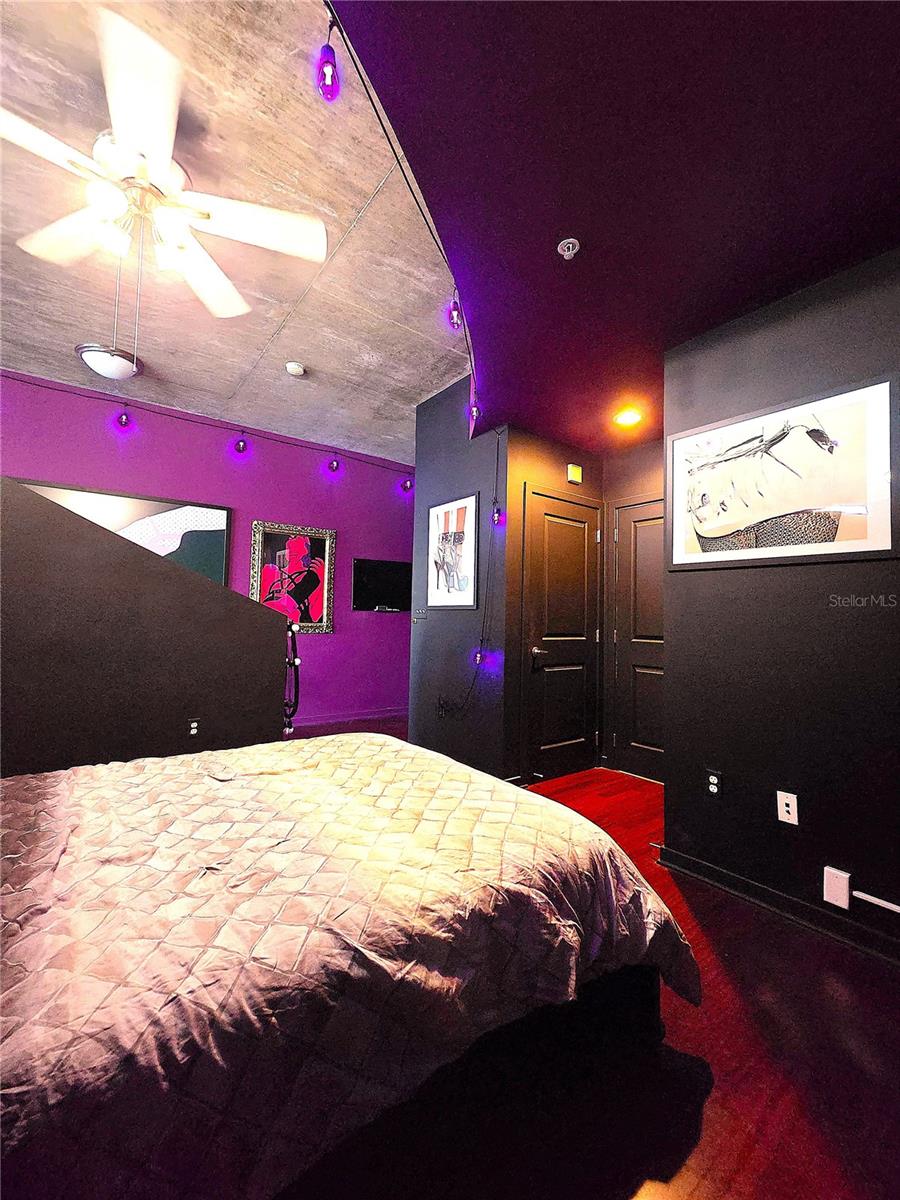 155 S COURT AVE #1009