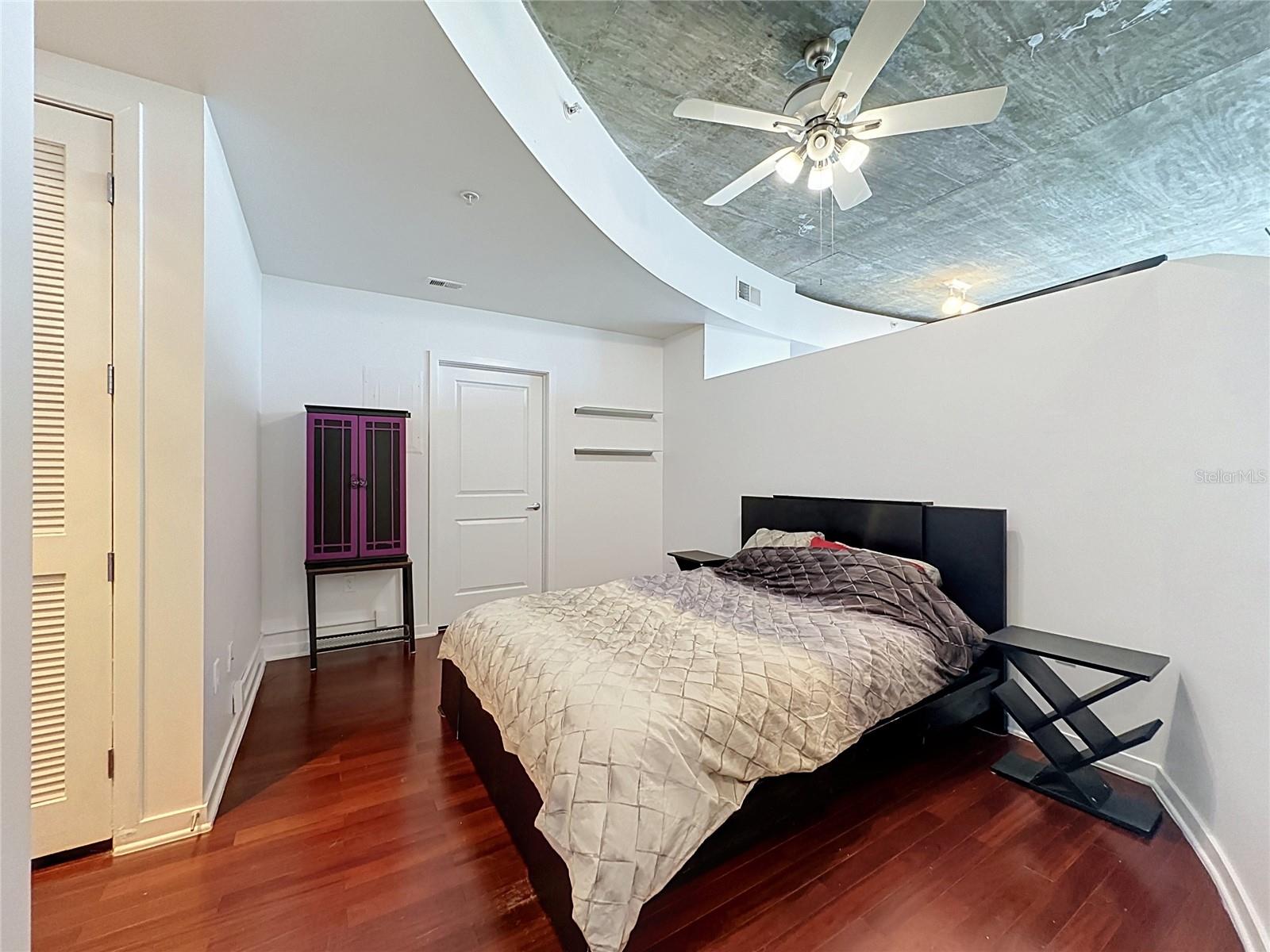 155 S COURT AVE #1009