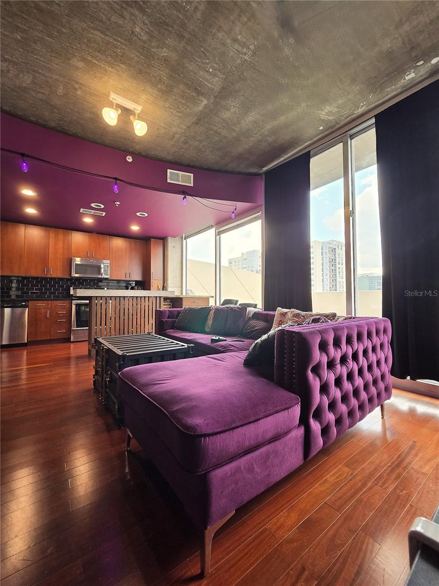 155 S COURT AVE #1009