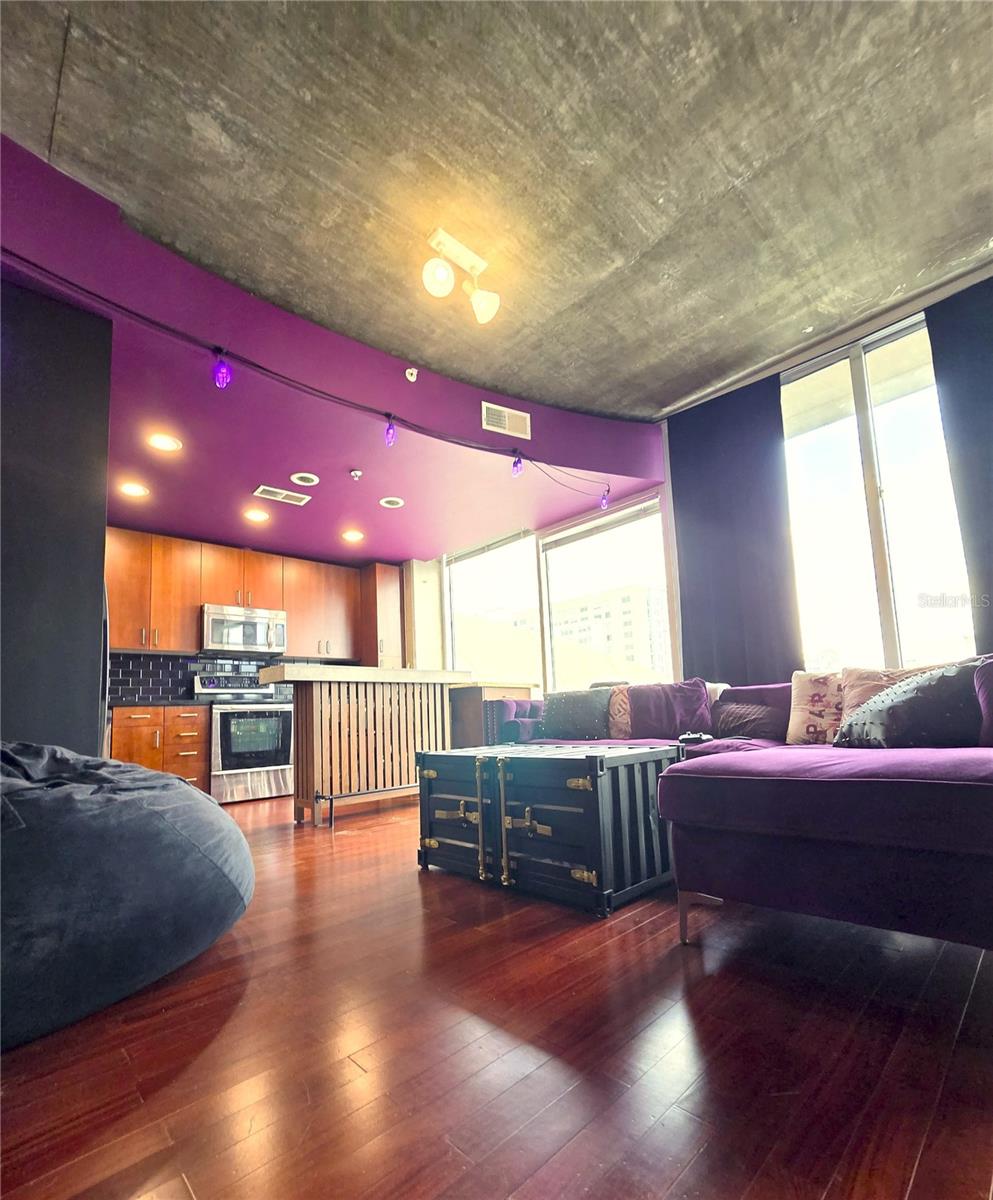 155 S COURT AVE #1009